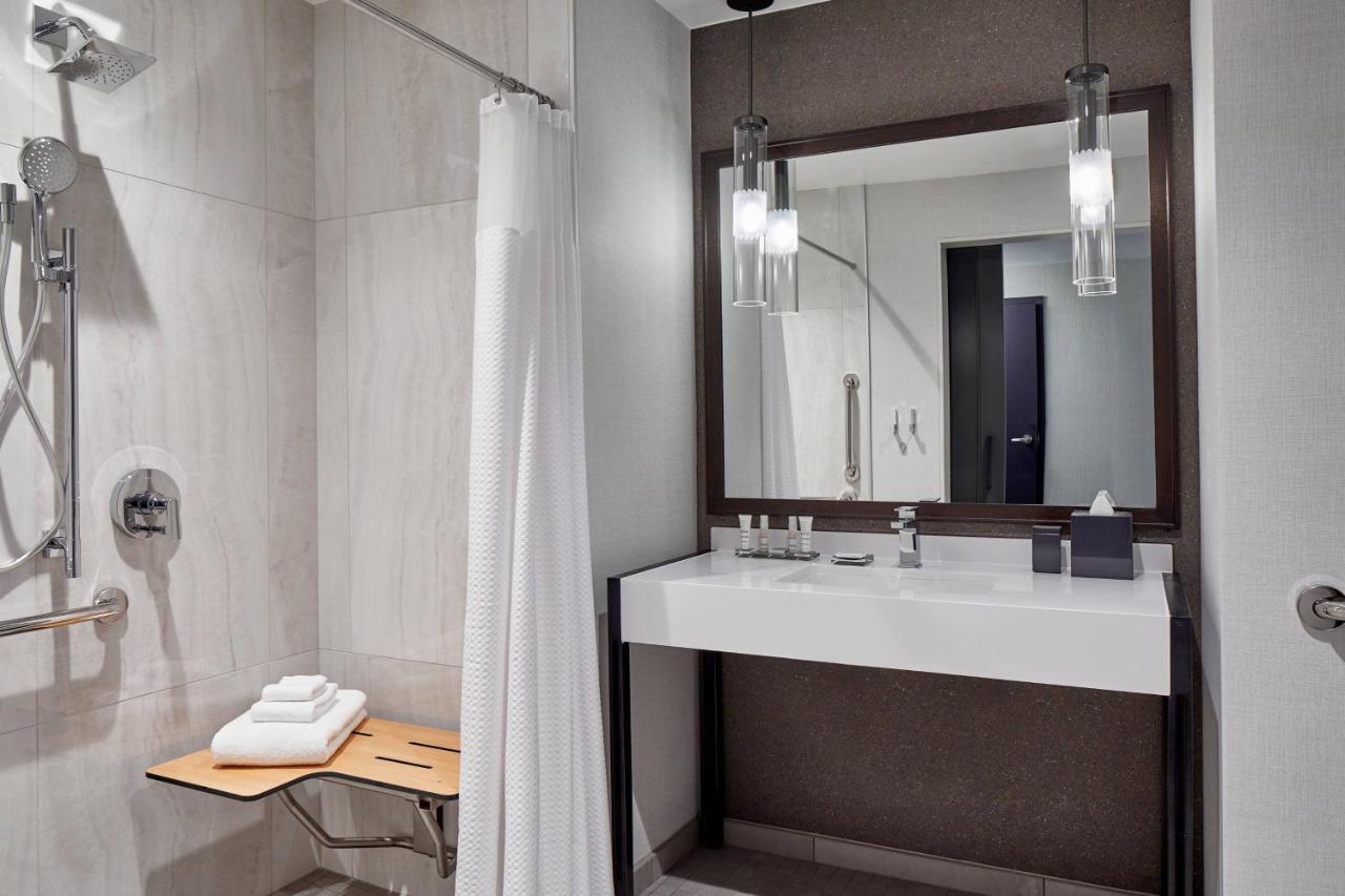 Unc Charlotte Marriott Hotel & Conference Center エクステリア 写真