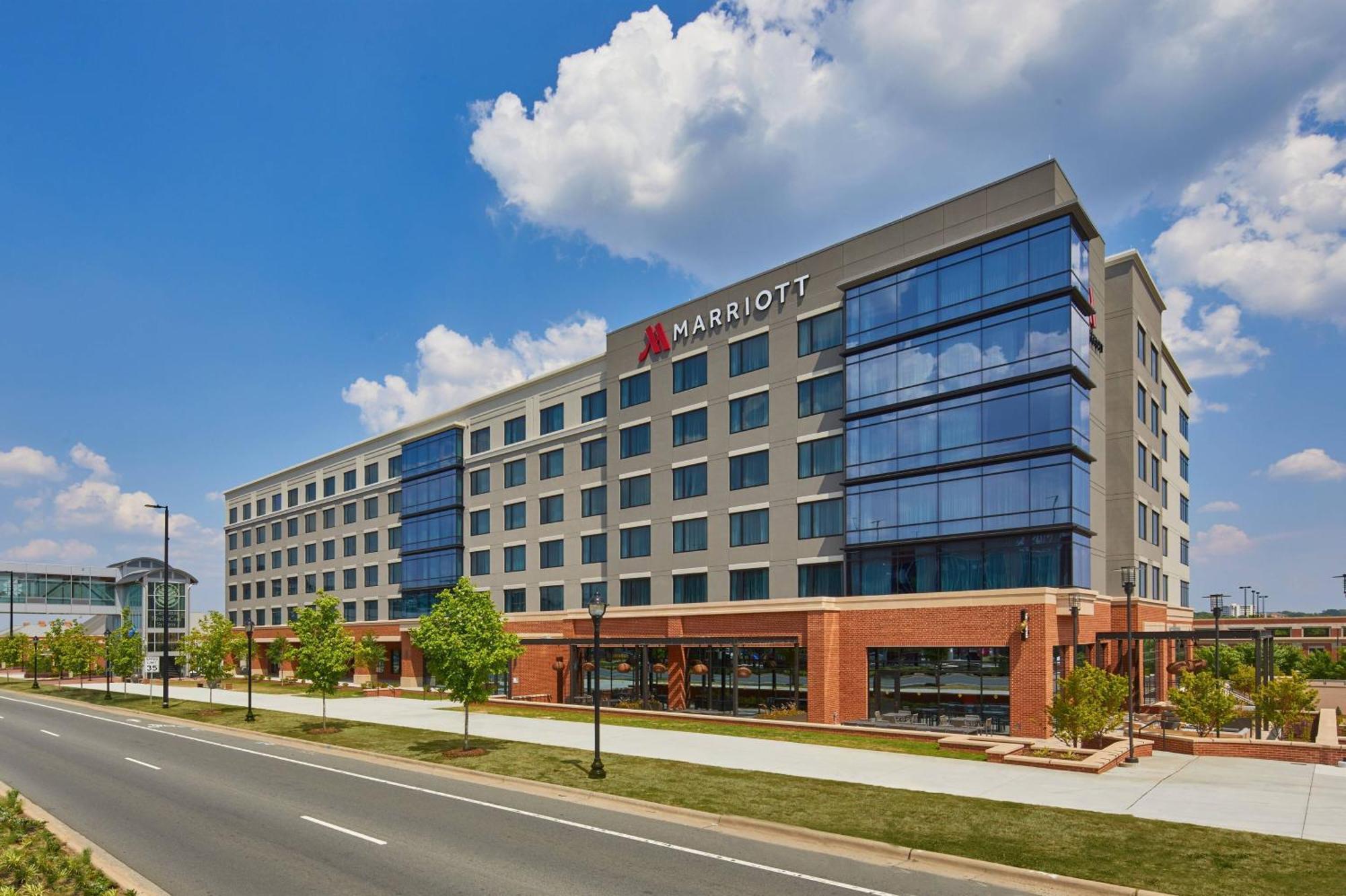 Unc Charlotte Marriott Hotel & Conference Center エクステリア 写真